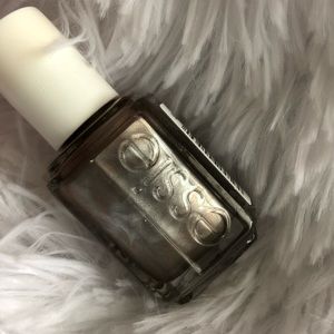 New Essie “lil’ boa beep” polish.